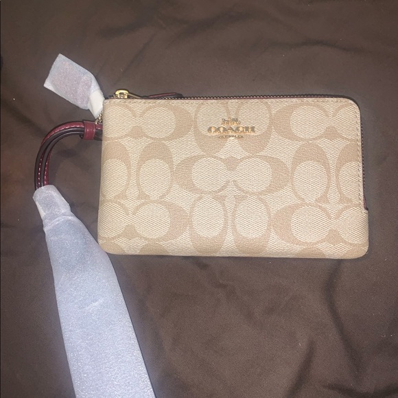 ⭐️Coach Signature Double Corner Zip Wristlet⭐️ - Picture 4 of 9